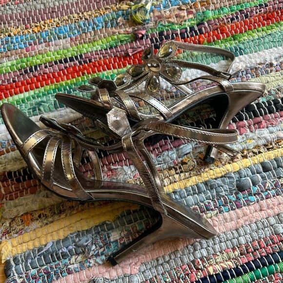 American Eagle Outfitters Silver Heels with Elegant Floral Design - Picture 9 of 15